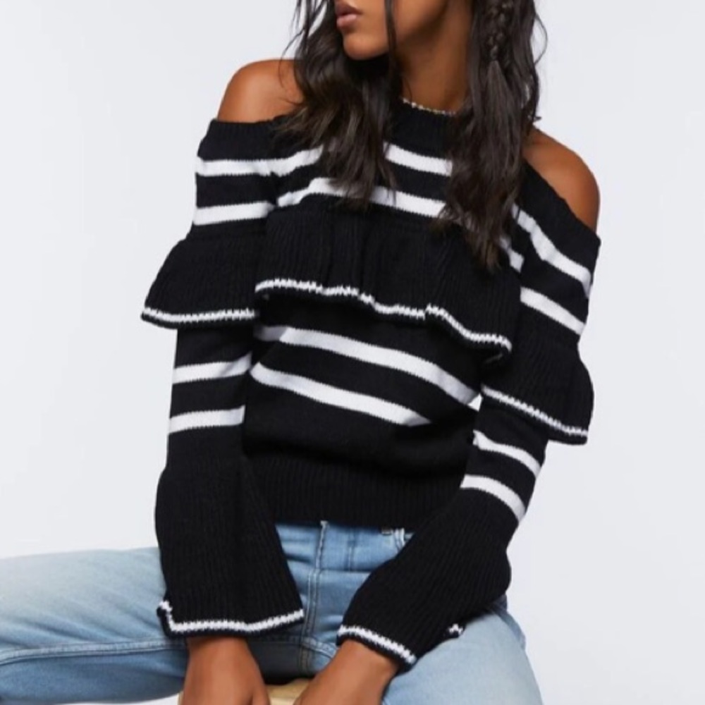 Cut out ruffle shoulder sweater